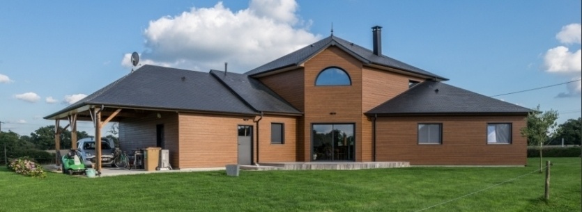 Maison à ossature bois avec préau