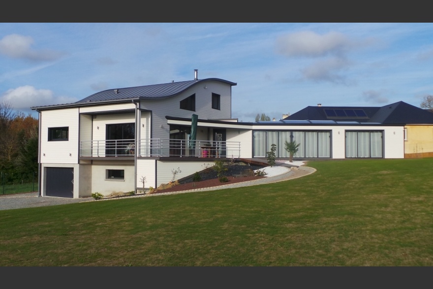 Maison bois toit courbe en Mayenne (53)