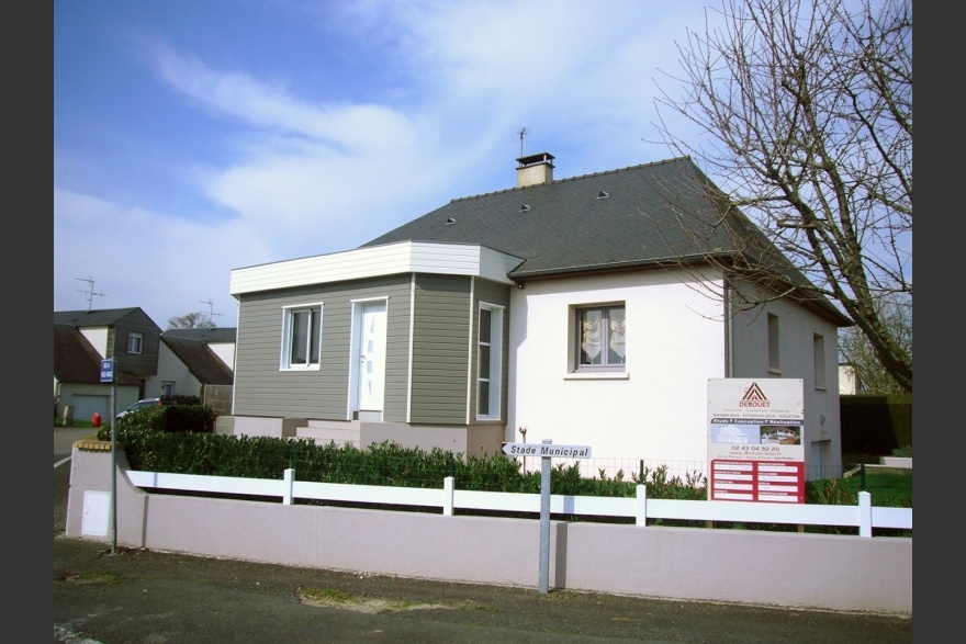 Extension bois cubique en faade de maison