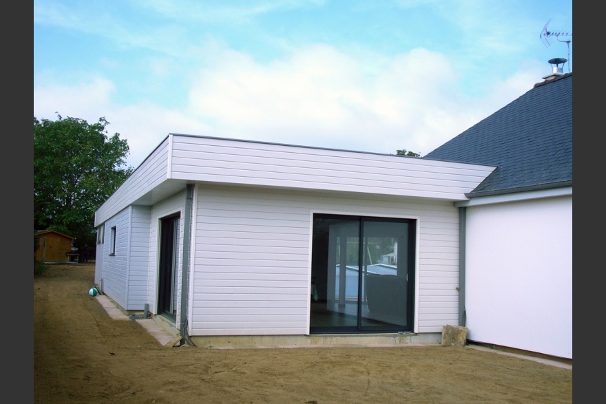 Extension cubique en bois de couleur blanche