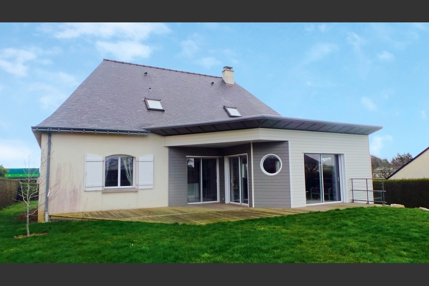 Extension bois sur jardin maison traditionnelle en Mayenne (53)