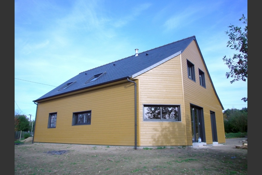 Maison bois traditionnelle aspect bois en Mayenne (53)