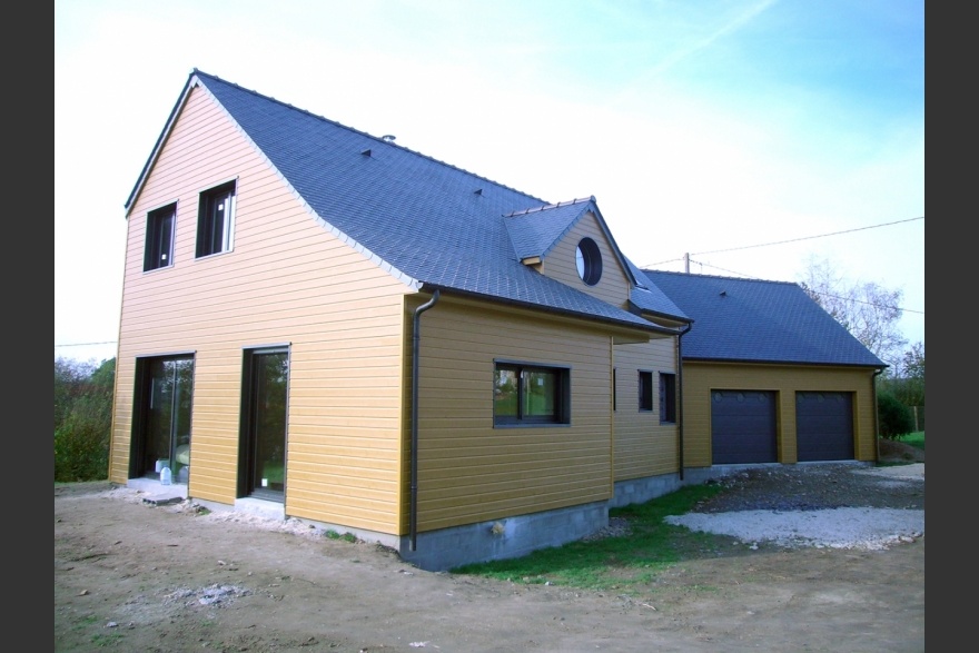 Maison bois traditionnelle aspect bois en Mayenne (53)