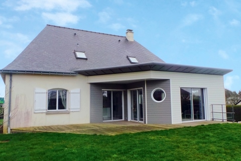 Extension bois sur jardin maison traditionnelle en Mayenne (53)