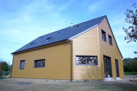 Maison bois traditionnelle aspect bois en Mayenne (53)